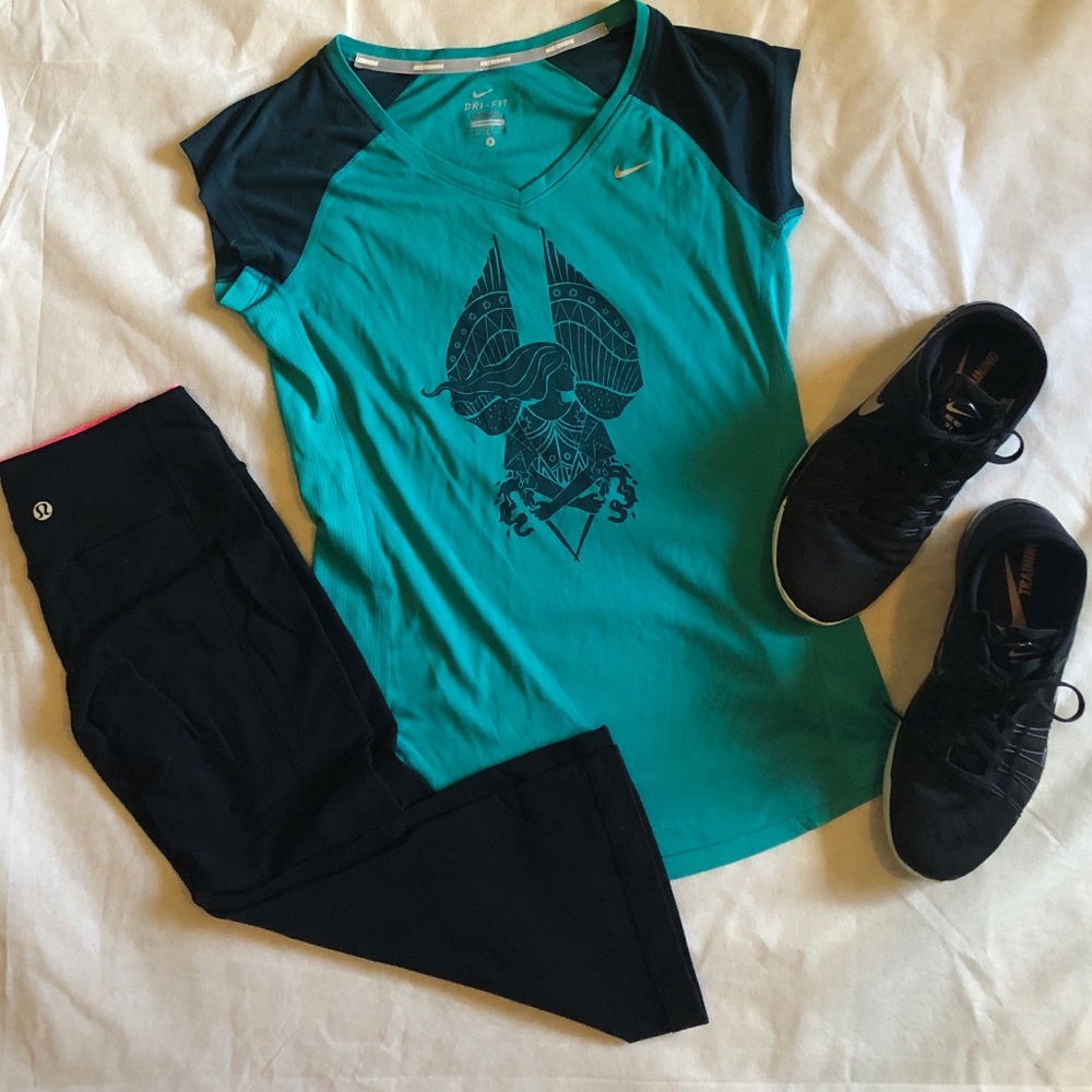 2/$10 Nike WOMENS half DC shirt